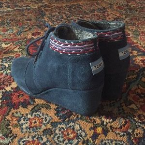 Toms wedges